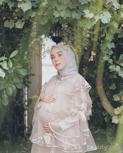 5 Inspirasi Foto Maternity Ala Selebgram Hijab Cantik Dan Anggun Meski Tertutup