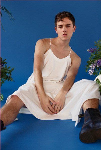 Pin by Matheus Gonçalves on men in skirts and dresses Genderless fashion Men wearing dresses