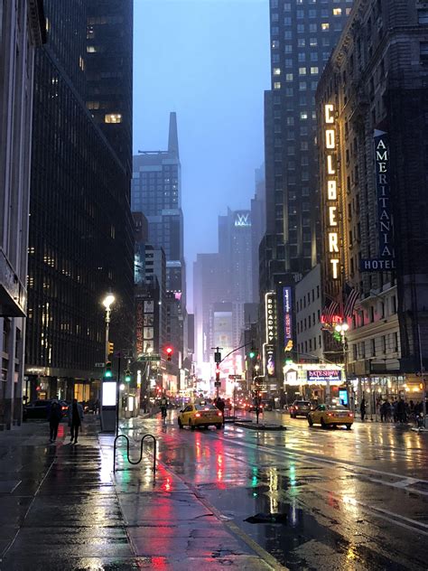 Oc New York City Broadway In The Sleet 3024x4032 City Aesthetic