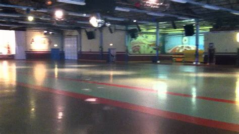 Guptills Arena Worlds Largest Roller Rink Youtube