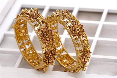 My Love For Gold Reinvented At Kalyan Jewellers Lets Expresso