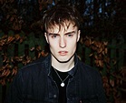 Rock's New Everyman Sam Fender Blasts Off - V Magazine