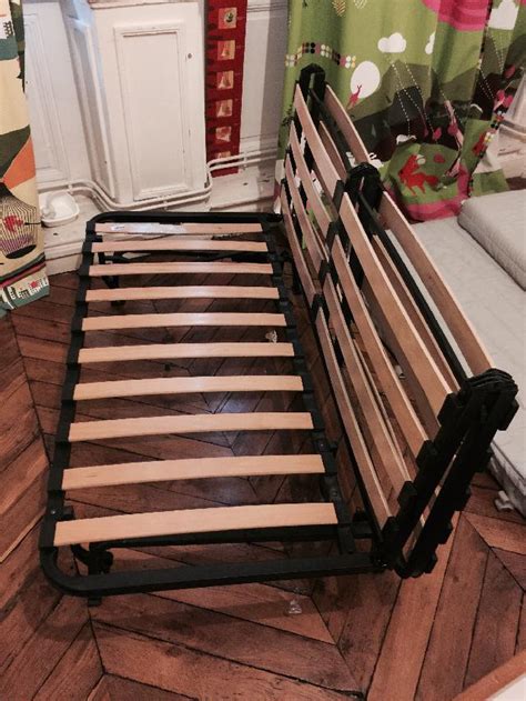 Ce critère à part, le matelas pour clic clac devra aussi être doté d'un revêtement en tissu et d'un rembourrage bien fait qui. Photo Sommier pour clic-clac