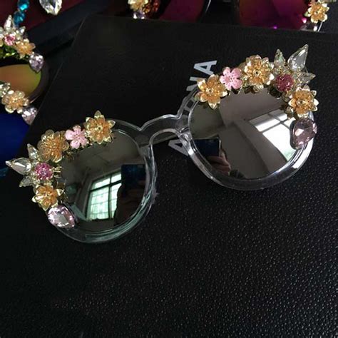 2017 New Fashion Baroque Women Girls Crystal Flower Sunglasses Retro Decor Gems Sunglasses