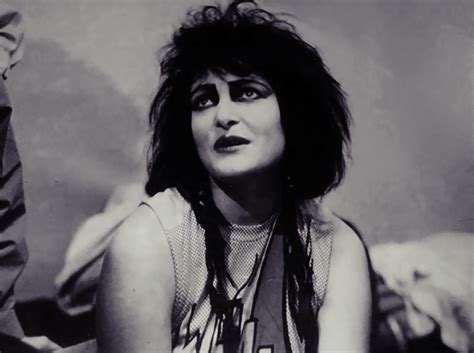 i love siouxsie so much 💘 women in music siouxsie sioux siouxsie and the banshees