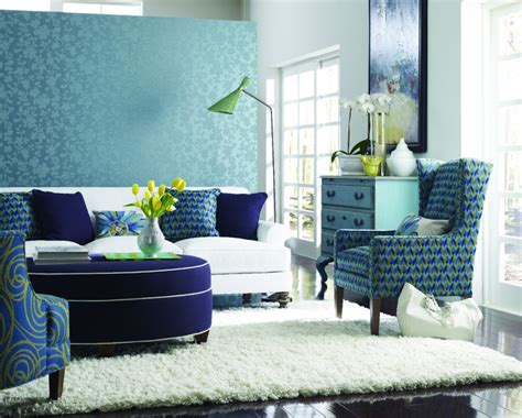 The authentic teal usually consists of peaceful blue with a dash of yellow that helps imbue an. Beautiful Teal Living Room Decor - HomesFeed