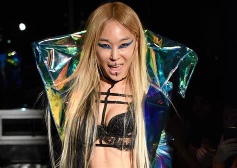 Vagina Wigs At New York Fashion Week 6 Pics