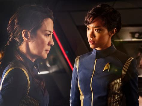 Star Trek Discovery Season 1 Episode 1 Preview Photos Plot And Cast