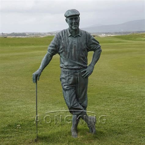 Standing Golfer Bronze Statue Custom Made Garden Decoration