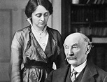 Thomas Hardy: Wife's letters offer 'glimpse of home life' - BBC News