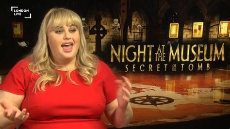 Rebel Wilson Keeps Guard At Night At The Museum Youtube
