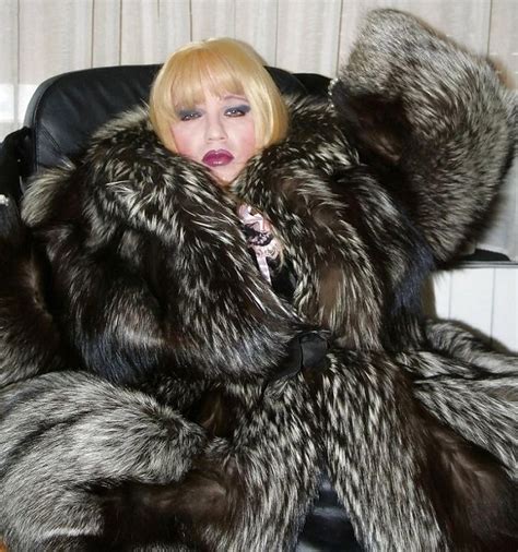 Pin By Steve Scanlon On Pretty Furs I Like Fur Coats Women Fur