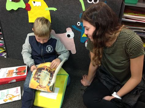 Physics Students Read to Younger Students | Perham-Dent ...