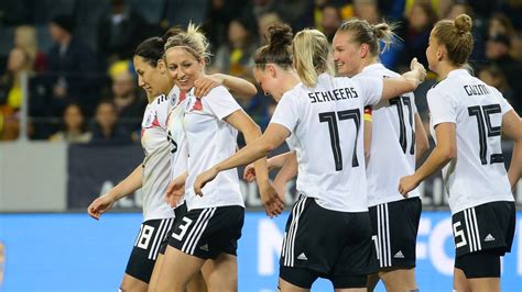 Frankreich nationalmannschaft kader halbfinale video. Deutscher Kader für Frauen-WM in Frankreich steht ...