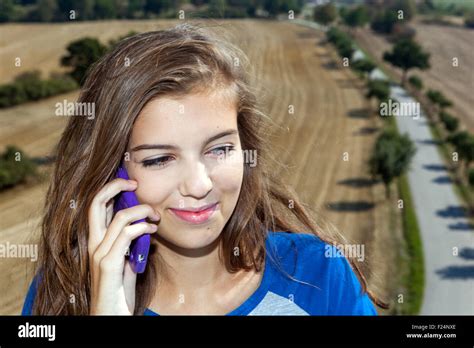 Teenage Girl Mobile Phone Smile Hi Res Stock Photography And Images Alamy
