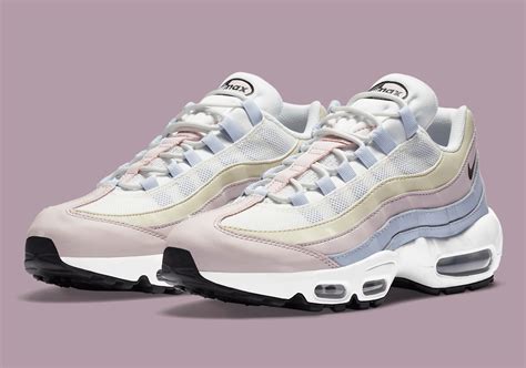 Nike Air Max 95 Womens Barely Rose Cz5659 001