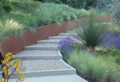 Curved Retaining Wall Irongrain