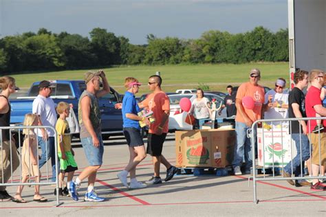 Also operates its own mobile food pantry program. Lucas Oil Speedway Food Drive Collects 5,060 pounds ...