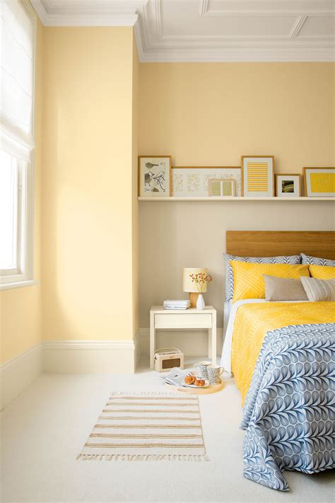 Pale Yellow Living Room Interior Design 2019 In 2020 Yellow Bedroom