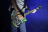 How to Play Grunge Guitar | Beginner Guitar HQ