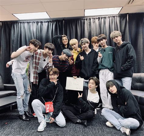 Bts channel official fan cafe. BTS GETS A SURPRISE FROM TXT AT THEIR CHICAGO CONCERT ...