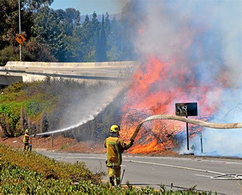 firefighters knock down brush fire at 118 freeway and sepulveda offramp in mission hills daily