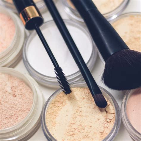 The Pros And Cons Of Wearing Makeup Every Day