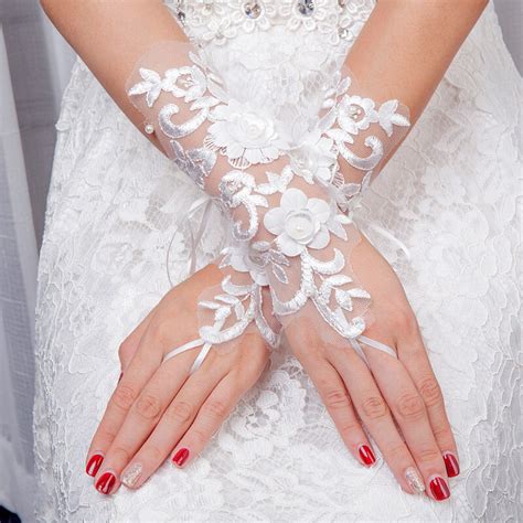 أبيض قصير قفازات الزفاف النساء أصابع قفازات الزفاف أنيقة الفتيات اللؤلؤ الدانتيل قفازات Bridal