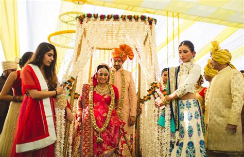 Baniya Wedding Rituals Full Of Glitters And Long Celebration Lovevivah