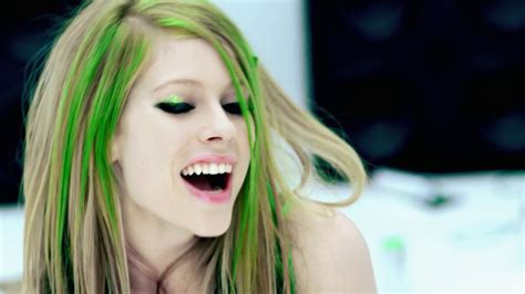 Avril Lavigne Smile Wallpaper