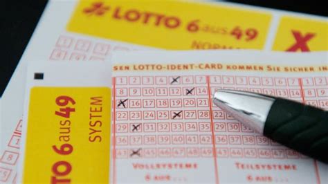 Eine übersicht der aktuellen gewinnzahlen und gewinnquoten für lotto 6aus49 am samstag und am mittwoch sowie der zusatzlotterien spiel 77 und super 6. Lottozahlen 09.02.2019: Lotto am Samstag inklusive ...