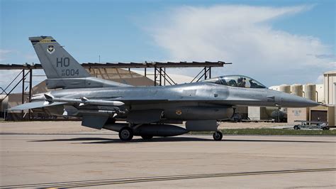 Pilot Ejects From F 16 During Landing At Holloman Air Force Base In New