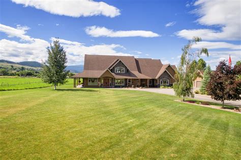 Discover Country Living On 10 Acres British Columbia Luxury Homes