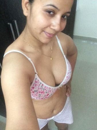 Indian Desi Hot Bhabhi Nude Selfie Pics Xhamster