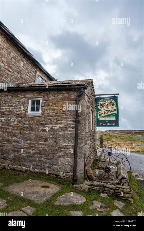 The Remote Fell Top Tan Hill Inn North Yorkshire England Uk The