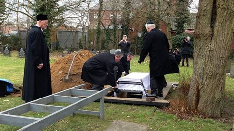 Jewish Bones Burial An Historic Event Says Community Bbc News