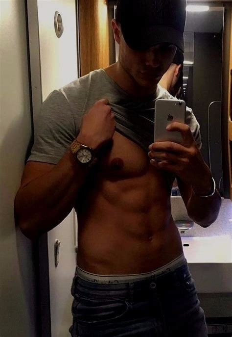 Man Selfie Abs