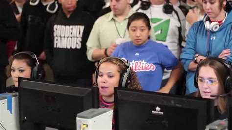 Dreamcrazzy And Team Getting Hype During A Match At Umg Dallas 2013