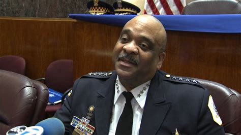 former lapd chief charlie beck under consideration for chicago pd job sources say abc7 los