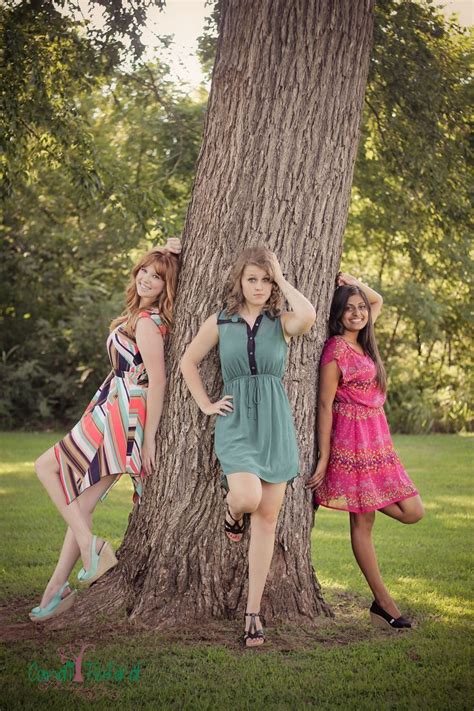 See more ideas about picture poses, senior pictures poses, senior photography. cool 30+ Cute Best Friend Photoshoot Ideas | Friend ...