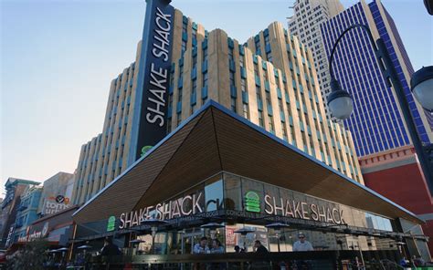 Shake Shack Opens On The Vegas Strip