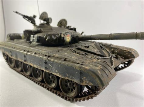 Plastic Model 1 35 Scale T72 M1 Russian Army Tank Etsy