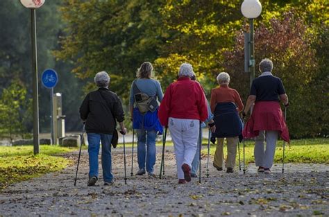 Health Benefits Of Walking For Seniors Simple Trackers