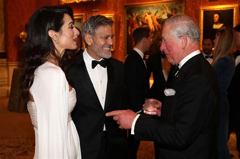 Knapp 1.300 personen gelten als vom is getötet, 2.700. Amal + George Clooney: Glückliches Paar auf Prinz Charles ...