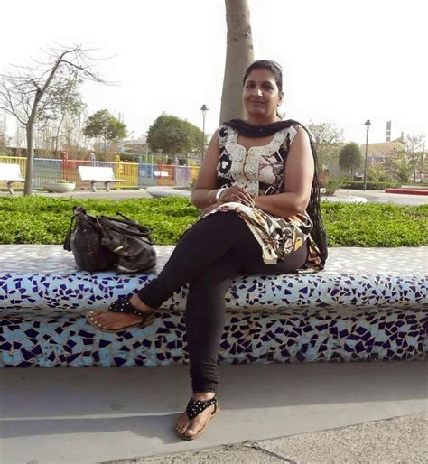 Alia bhatt to anushka sharma: Huge Ass In Salwar