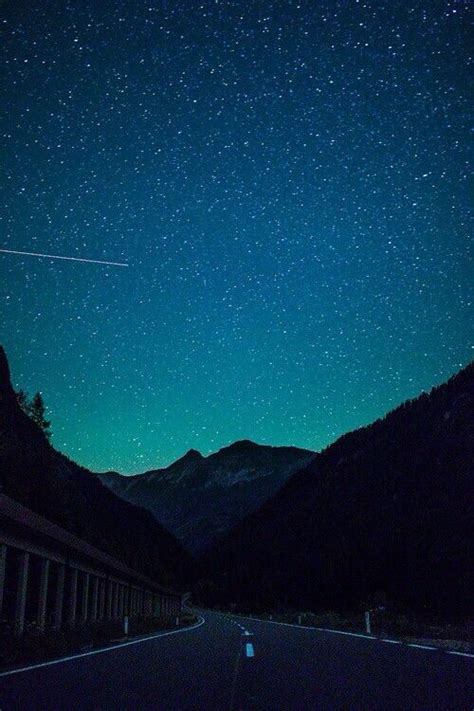 Tak wyglądała noc spadających gwiazd waszymi oczami. shooting star | Zdjęcia, Nocne niebo, Tła