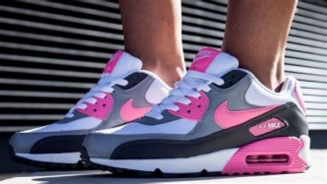 Nike Wmns Air Max 90 Pink Glow Sole Collector