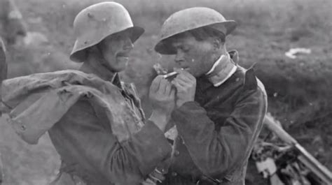 100年前の奇跡「クリスマス休戦」 第一次世界大戦中に敵同士がともに祝う（動画） ハフポスト News