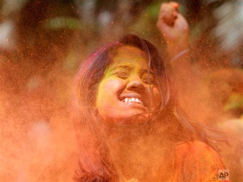 Hindus Celebrate Holi The Festival Of Colors Across India — Ap Photos