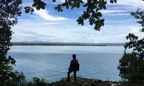 Pantai batu karas merupakan sebuah objek wisata pantai yang terletak di kabupaten pangandaran dengan jarak ± 34 km dari pangandaran, tepatnya di desa batu karas, kecamatan cijulang, kabupaten pangandaran, provinsi jawa barat. 10 Gambar Pantai Batu Karas Ciamis, Tiket Masuk Harga ...
